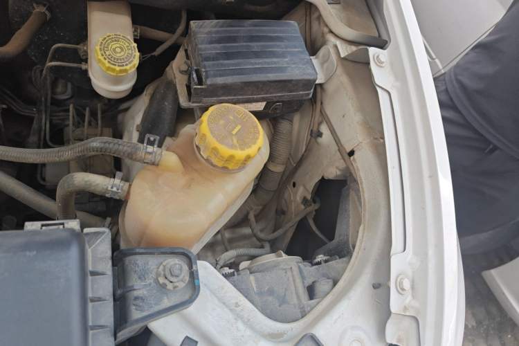 Used Wuling Hongguang V 2021 1.5L Refreshed Enjoyment Edition LAR Engine Bay Left