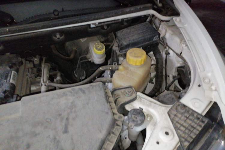 Used Wuling Hongguang V 2021 1.5L Jingqu Version LAR Engine Bay Left