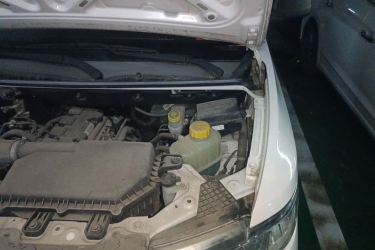 Used Wuling Hongguang V 2021 1.5L Jingqu Edition Enclosed-Window Vehicle LAR Engine Bay Left