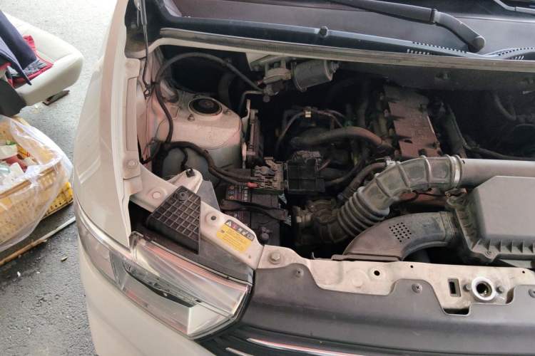 Used Wuling Hongguang V 2021 1.5L Refreshed Enjoyment Edition LAR Engine Bay Right