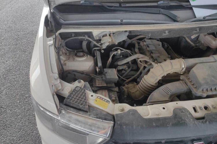 Used Wuling Hongguang V 2021 1.5L Jingqu Edition Enclosed-Window Vehicle LAR Engine Bay Right