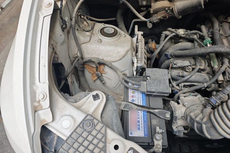 Used Wuling Hongguang V 2021 1.5L Jingqu Version LAR Engine Bay Right
