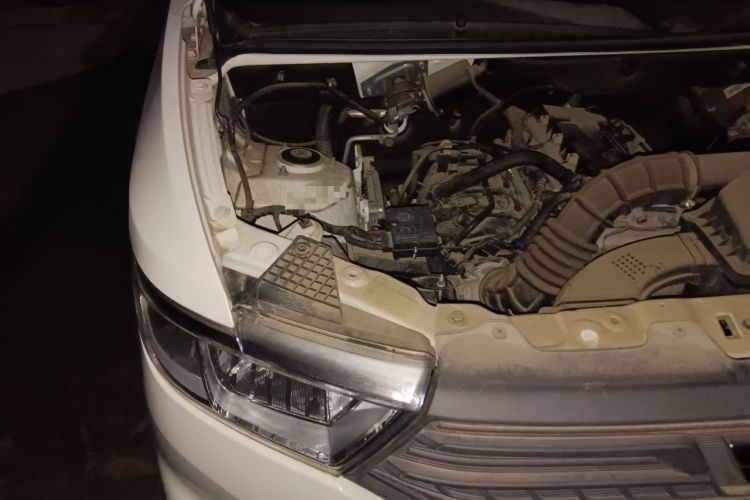 Used Wuling Hongguang V 2021 1.5L Jingqu Version LAR Engine Bay Right
