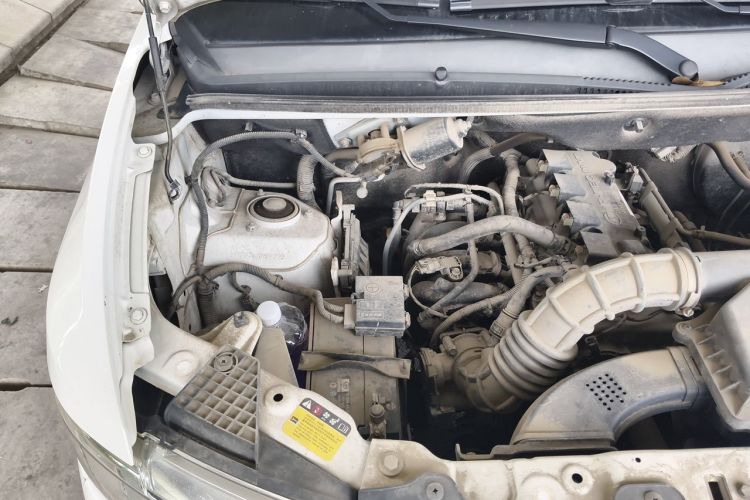 Used Wuling Hongguang V 2021 1.5L Jingqu Version LAR Engine Bay Right
