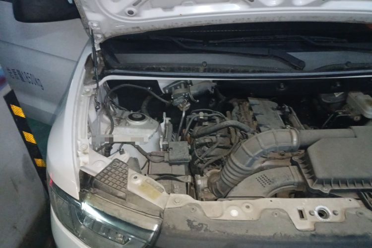 Used Wuling Hongguang V 2021 1.5L Jingqu Edition Enclosed-Window Vehicle LAR Engine Bay Right