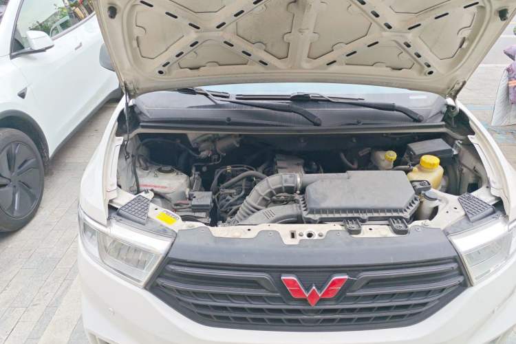 Used Wuling Hongguang V 2021 1.5L Jingqu Version LAR Engine Bay Right
