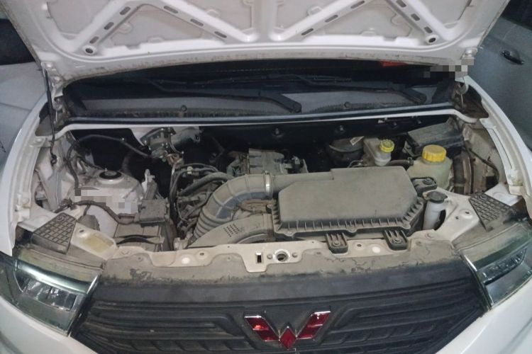 Used Wuling Hongguang V 2021 1.5L Jingqu Edition Enclosed-Window Vehicle LAR Engine Bay