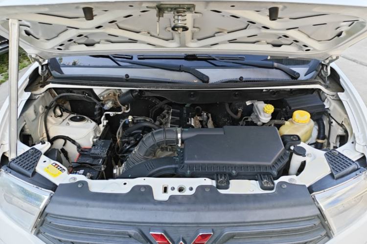 Used Wuling Hongguang V 2021 1.5L Jingqu Version LAR Engine Bay