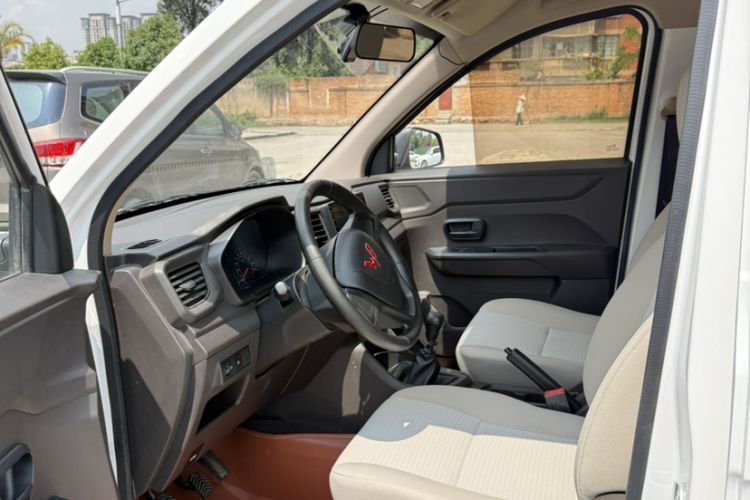 Used Wuling Hongguang V 2021 1.5L Jingqu Version LAR Exterior 5
