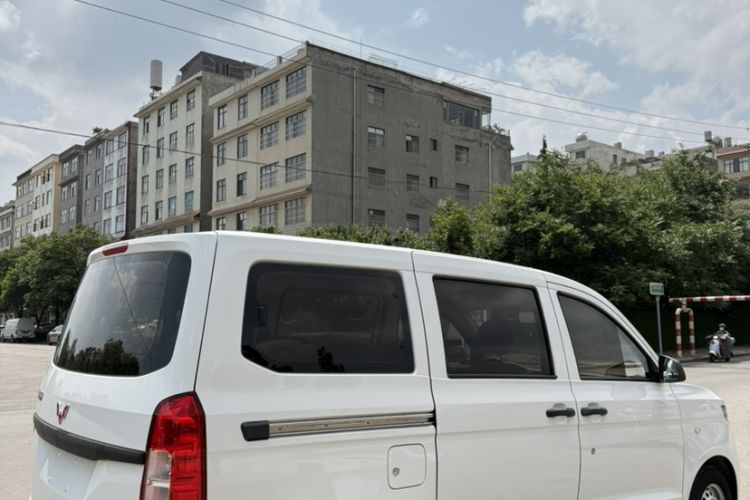 Used Wuling Hongguang V 2021 1.5L Jingqu Version LAR Exterior 6