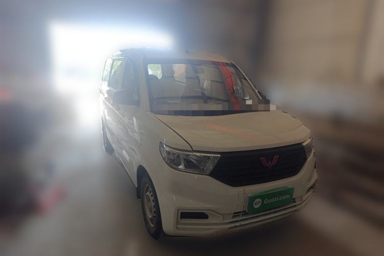Used Wuling Hongguang V 2021 1.5L Jingqu Version LAR Front Right 45 Deg