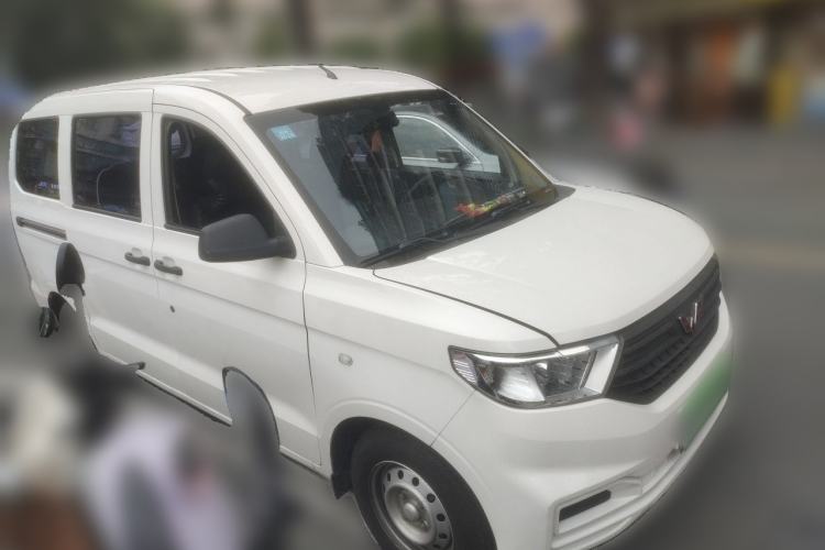 Used Wuling Hongguang V 2021 1.5L Jingqu Version LAR Front Right 45 Deg