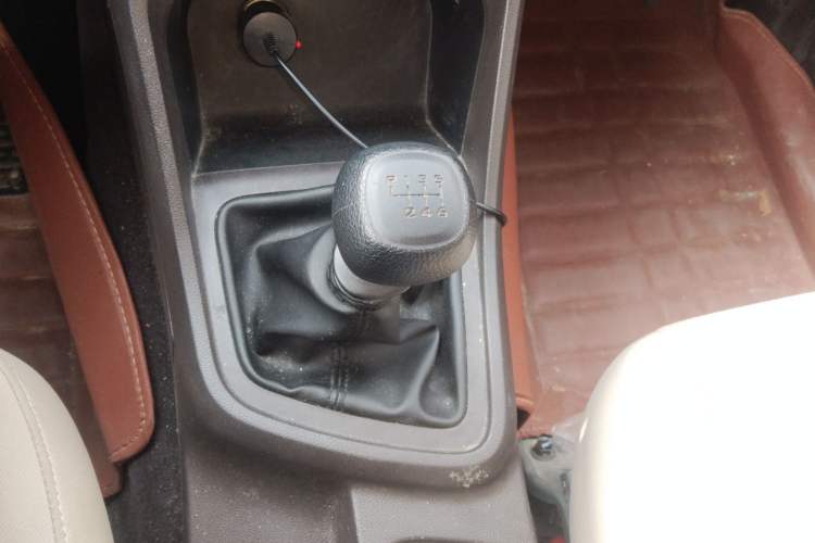 Used Wuling Hongguang V 2021 1.5L Jingqu Version LAR Gear Lever