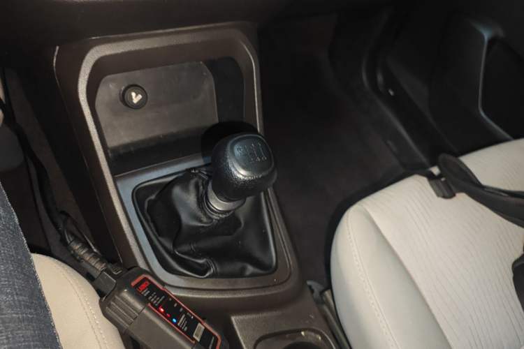 Used Wuling Hongguang V 2021 1.5L Refreshed Enjoyment Edition LAR Gear Lever