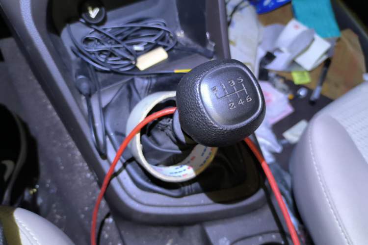 Used Wuling Hongguang V 2021 1.5L Jingqu Edition Enclosed-Window Vehicle LAR Gear Lever
