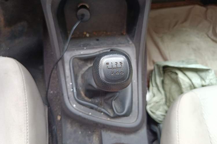 Used Wuling Hongguang V 2021 1.5L Jingqu Edition Enclosed-Window Vehicle LAR Gear Lever