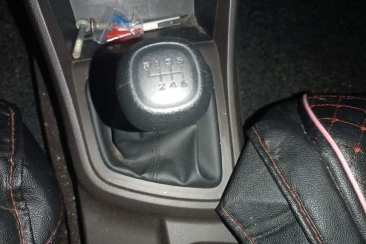 Used Wuling Hongguang V 2021 1.5L Jingqu Edition Enclosed-Window Vehicle LAR Gear Lever