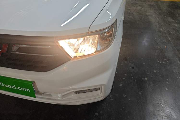 Used Wuling Hongguang V 2021 1.5L Refreshed Enjoyment Edition LAR Left Front Headlight