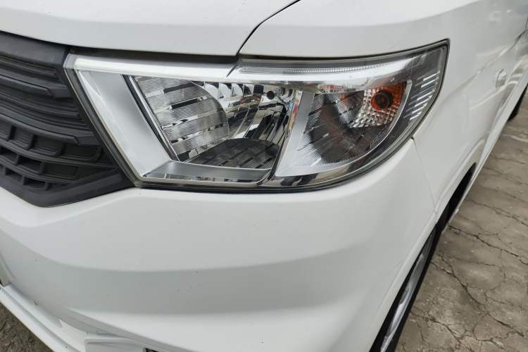 Used Wuling Hongguang V 2021 1.5L Jingqu Version LAR Left Front Headlight