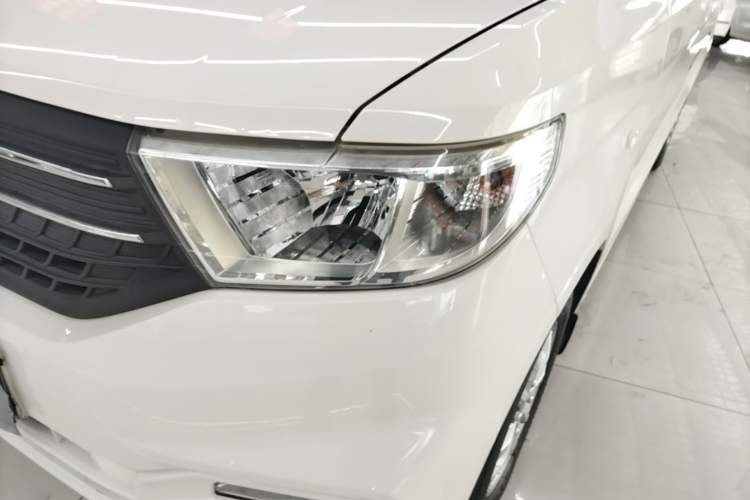 Used Wuling Hongguang V 2021 1.5L Refreshed Enjoyment Edition LAR Left Front Headlight