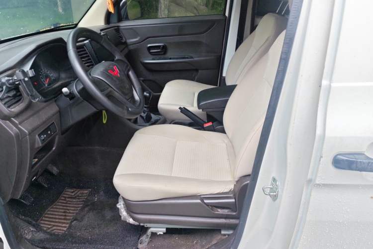Used Wuling Hongguang V 2021 1.5L Jingqu Version LAR Left Front Seat