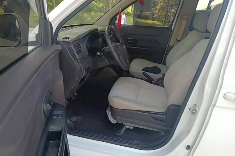 Used Wuling Hongguang V 2021 1.5L Enjoyment Edition LAR Left Front Seat