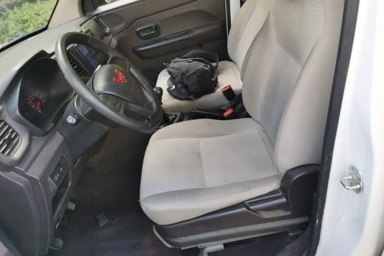 Used Wuling Hongguang V 2021 1.5L Jingqu Version LAR Left Front Seat