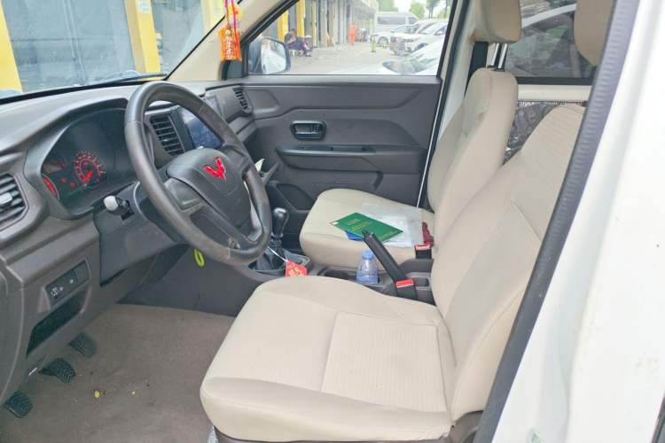 Used Wuling Hongguang V 2021 1.5L Jingqu Version LAR Left Front Seat