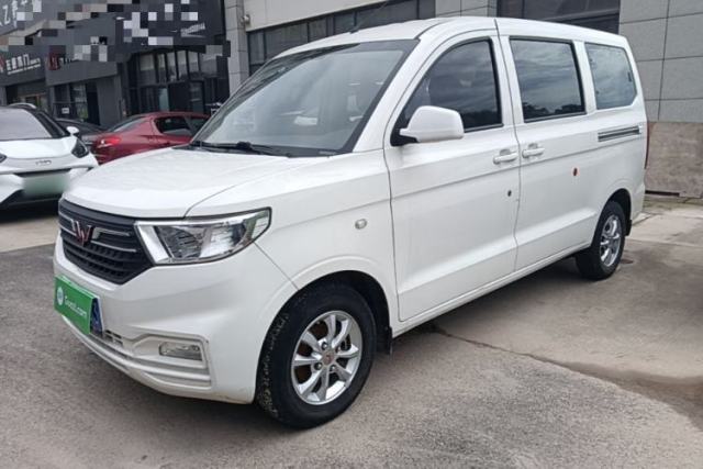 Używany Wuling Hongguang V 2021 1.5L Refreshed Enjoyment Edition LAR