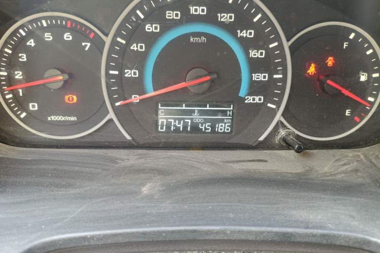 Used Wuling Hongguang V 2021 1.5L Enjoyment Edition LAR Odometer Close Up