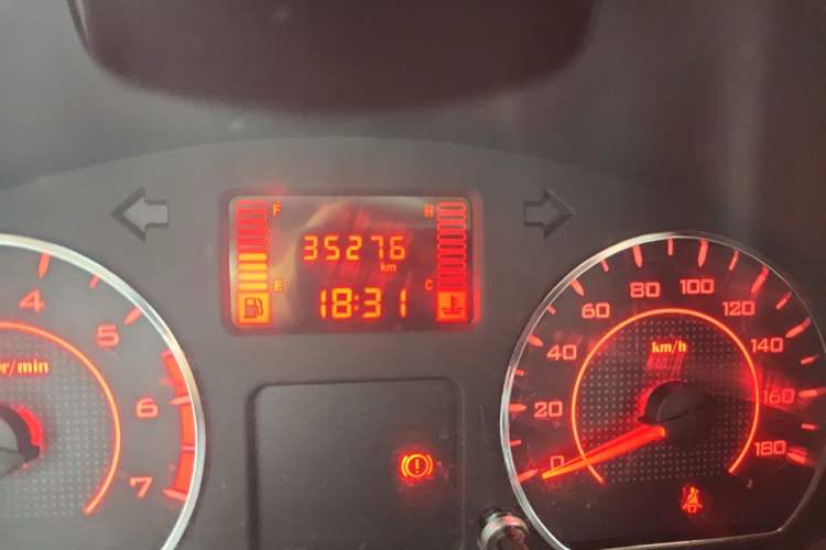 Used Wuling Hongguang V 2021 1.5L Jingqu Version LAR Odometer Close Up