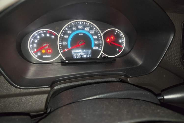 Used Wuling Hongguang V 2021 1.5L Enjoyment Edition LAR Odometer Close Up