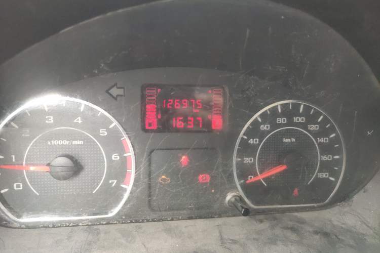 Used Wuling Hongguang V 2021 1.5L Jingqu Edition Enclosed-Window Vehicle LAR Odometer Close Up