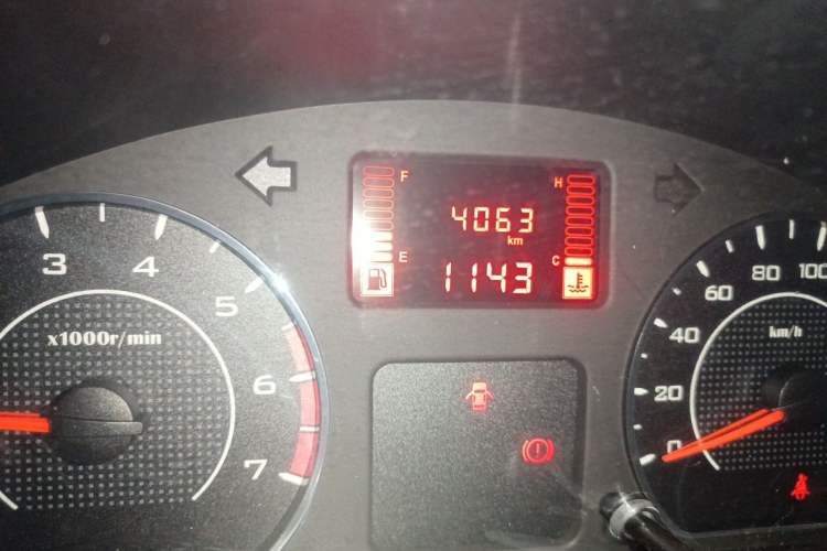 Used Wuling Hongguang V 2021 1.5L Jingqu Edition Enclosed-Window Vehicle LAR Odometer Close Up