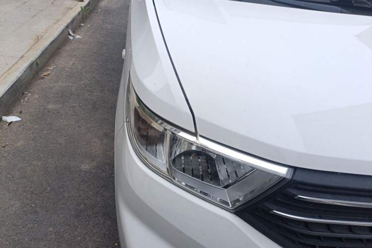 Used Wuling Hongguang V 2021 1.5L Enjoyment Edition LAR Right Front Headlight
