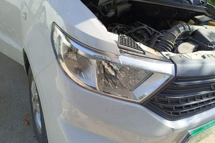 Used Wuling Hongguang V 2021 1.5L Enjoyment Edition LAR Right Front Headlight