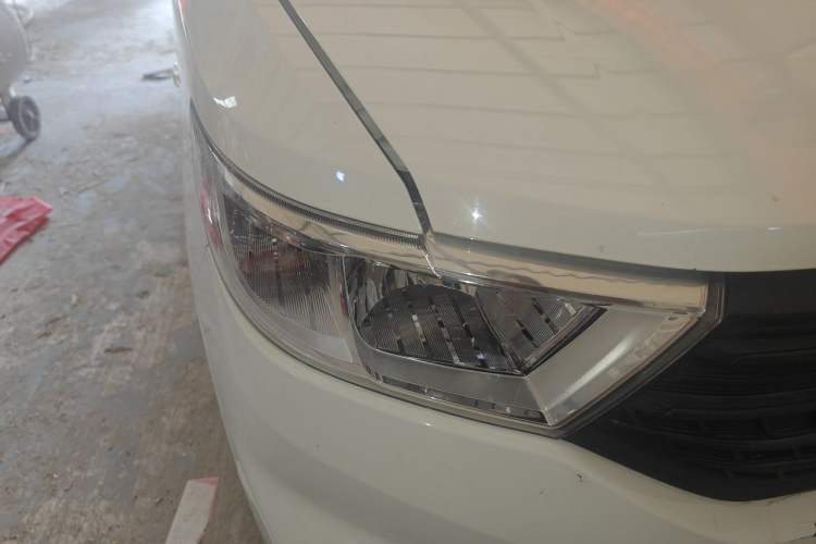 Used Wuling Hongguang V 2021 1.5L Jingqu Version LAR Right Front Headlight