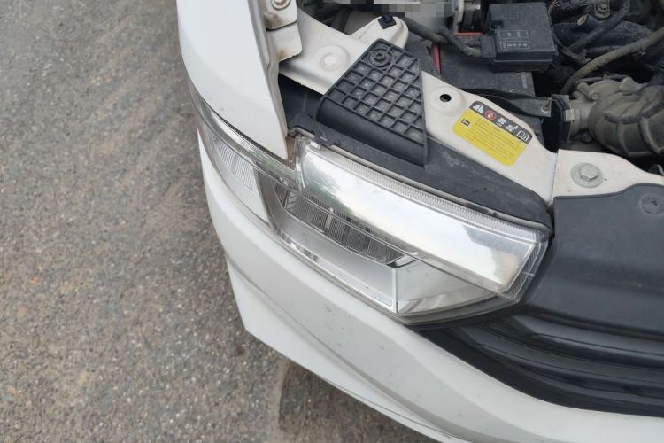 Used Wuling Hongguang V 2021 1.5L Jingqu Version LAR Right Front Headlight