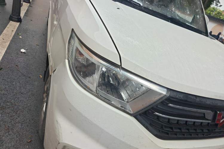 Used Wuling Hongguang V 2021 1.5L Enjoyment Edition LAR Right Front Headlight