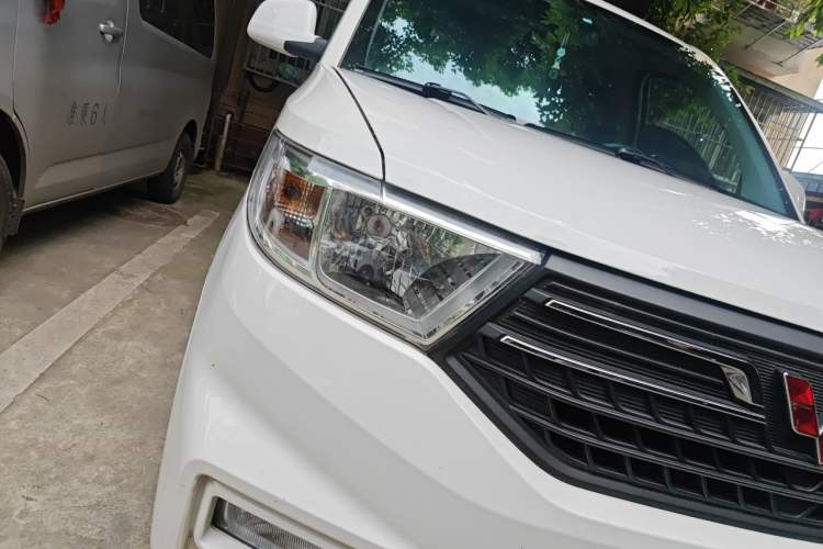 Used Wuling Hongguang V 2021 1.5L Refreshed Enjoyment Edition LAR Right Front Headlight