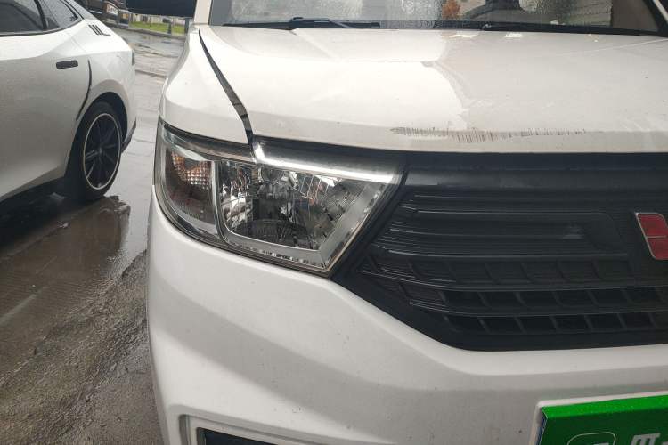 Used Wuling Hongguang V 2021 1.5L Jingqu Version LAR Right Front Headlight