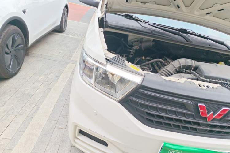 Used Wuling Hongguang V 2021 1.5L Jingqu Version LAR Right Front Headlight