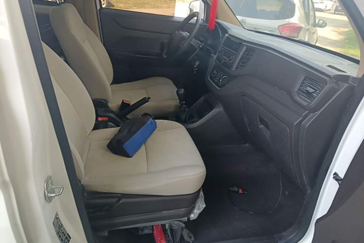 Used Wuling Hongguang V 2021 1.5L Enjoyment Edition LAR Right Front Seat