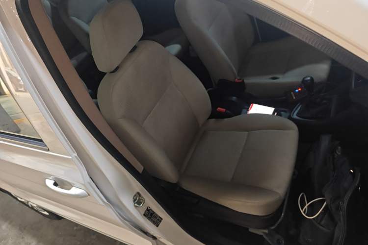 Used Wuling Hongguang V 2021 1.5L Refreshed Enjoyment Edition LAR Right Front Seat