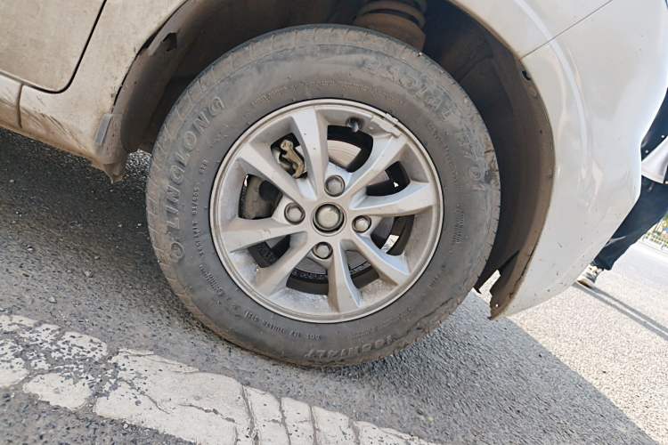 Used Wuling Hongguang V 2021 1.5L Refreshed Enjoyment Edition LAR Right Front Wheel Hub