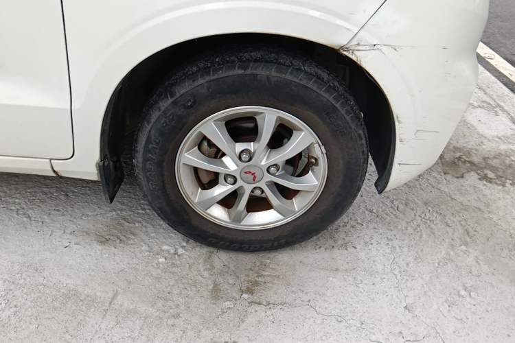 Used Wuling Hongguang V 2021 1.5L Enjoyment Edition LAR Right Front Wheel Hub