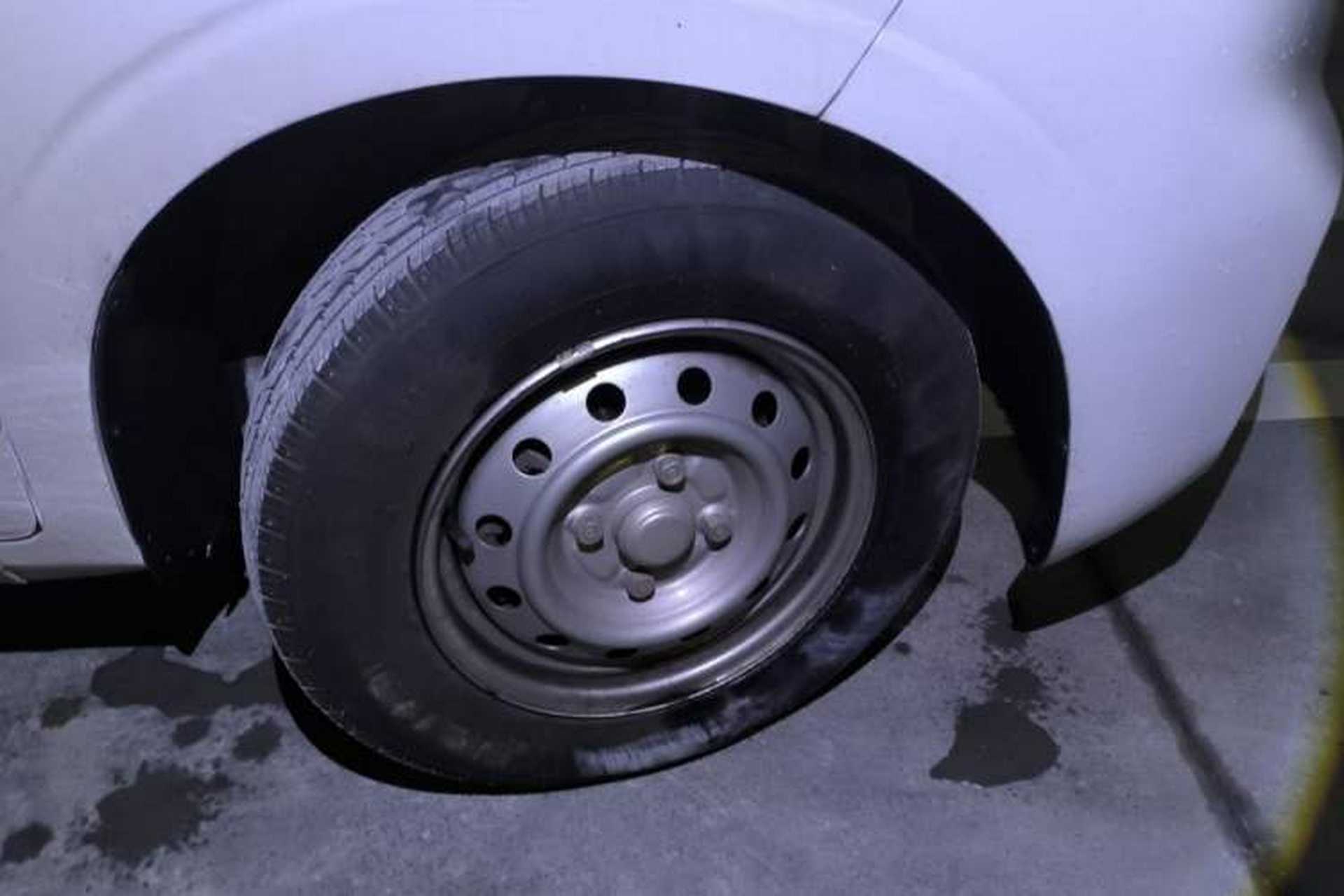 Used Wuling Hongguang V 2021 1.5L Jingqu Edition Enclosed-Window Vehicle LAR Right Front Wheel Hub