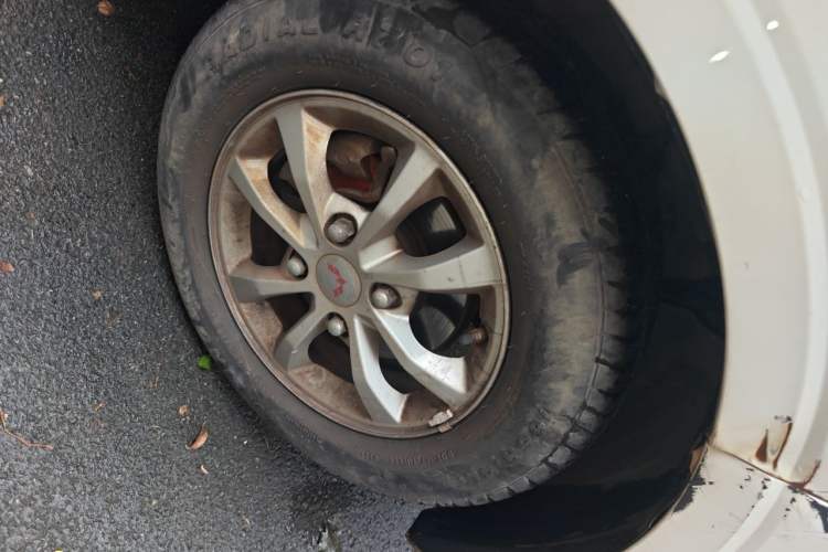 Used Wuling Hongguang V 2021 1.5L Enjoyment Edition LAR Right Front Wheel Hub