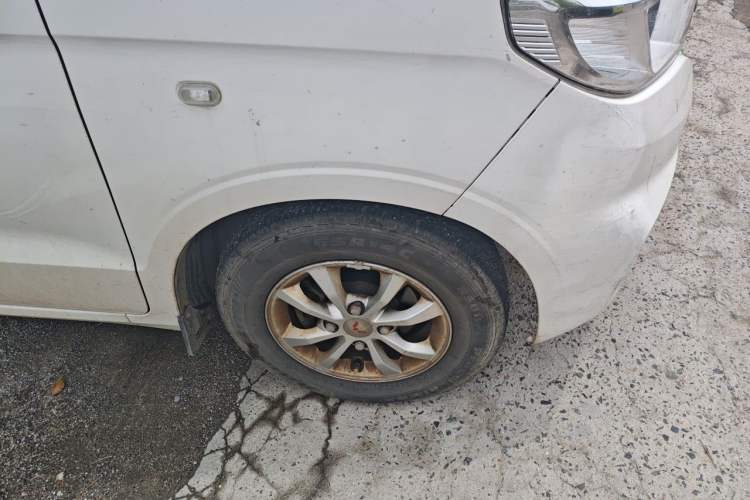 Used Wuling Hongguang V 2021 1.5L Enjoyment Edition LAR Right Front Wheel Hub