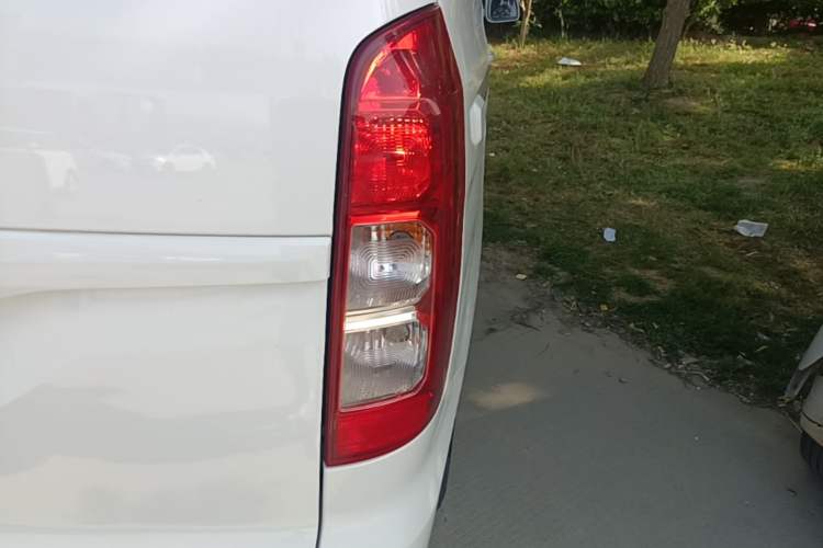 Used Wuling Hongguang V 2021 1.5L Enjoyment Edition LAR Right Rear Taillight